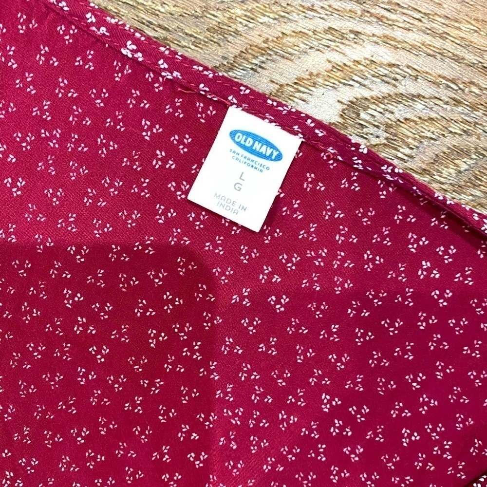 Maroon Polka Sleeveless Blouse ~Like NEW 🤍 - Picture 8 of 12